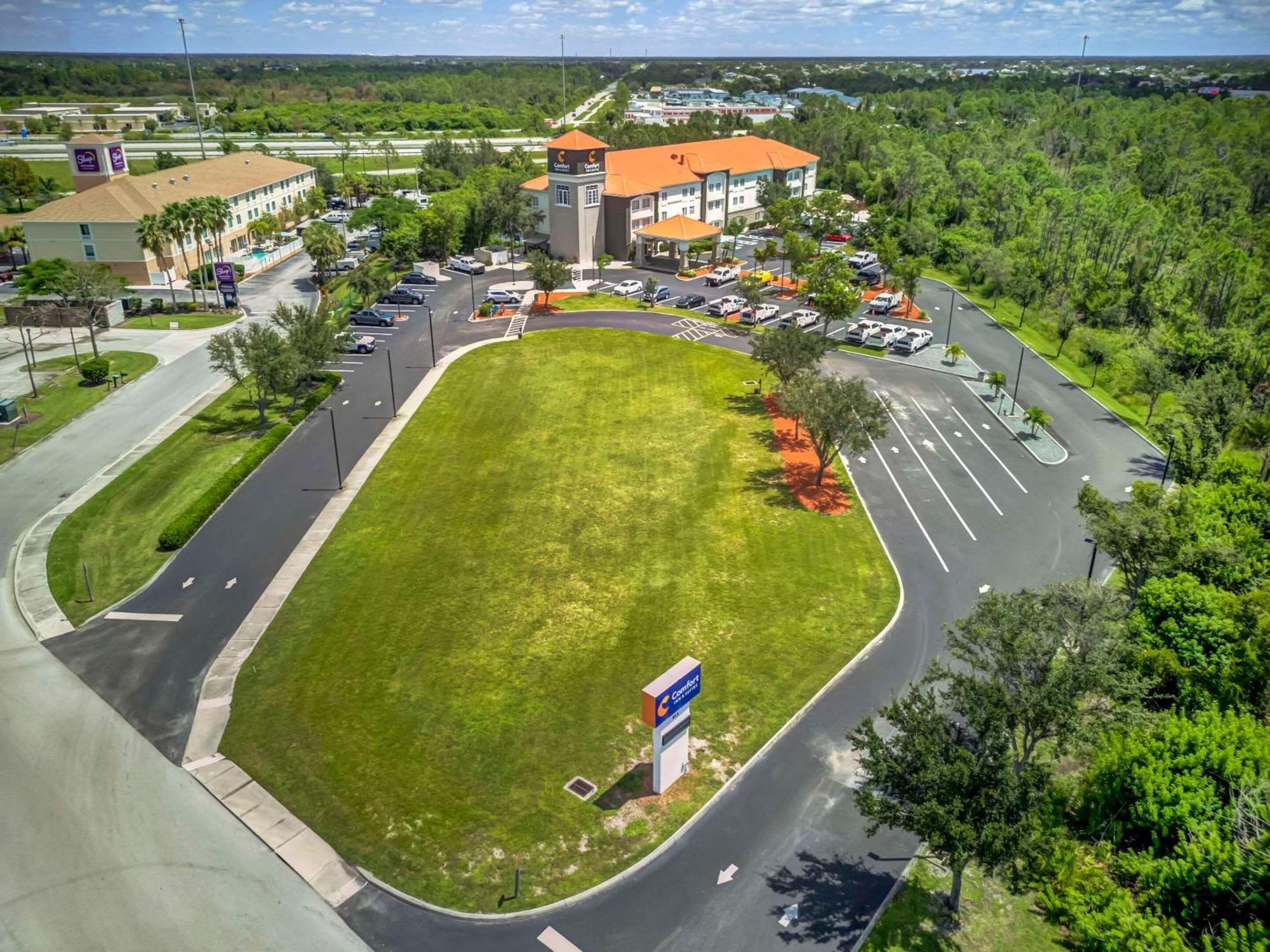 Comfort Inn & Suites Port Charlotte-Punta Gorda Exterior foto